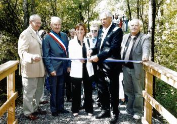 Coupure du ruban pour l'inauguration du sentier de dcouverte du Four  Chaux le 11 septembre 2010