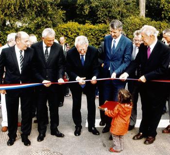 Lors de l'inauguration de la rue du Courtil et la faade de lcole de Beugnies
