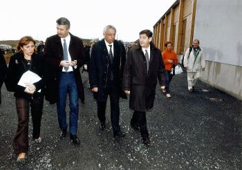 Lors de l'inauguration de l'unit de production de Pierres Locales avec Christine BATTEUX, Vice-Prsidente du Conseil Rgional, Olivier ANDRE, Sous-Prfet et Patrick KANNER, Vice-Prsident du Conseil Gnral du Nord