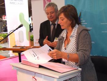 Lors de la signature de la Convention avec la Fdration Pionnires